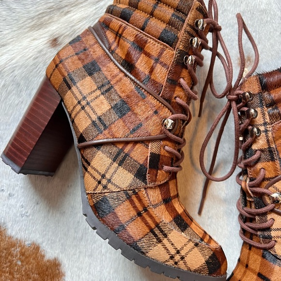 Antonio Melani Grayciee Plaid Bootie (NEW) - Picture 2 of 8